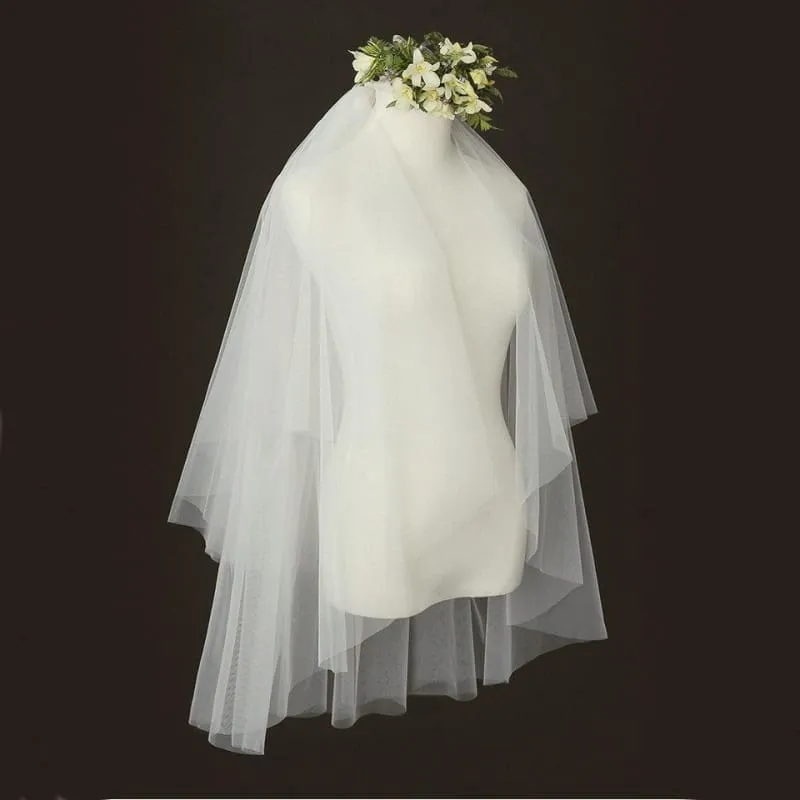 Elegant White Short Tulle With Comb Wedding Veils | Bridelily