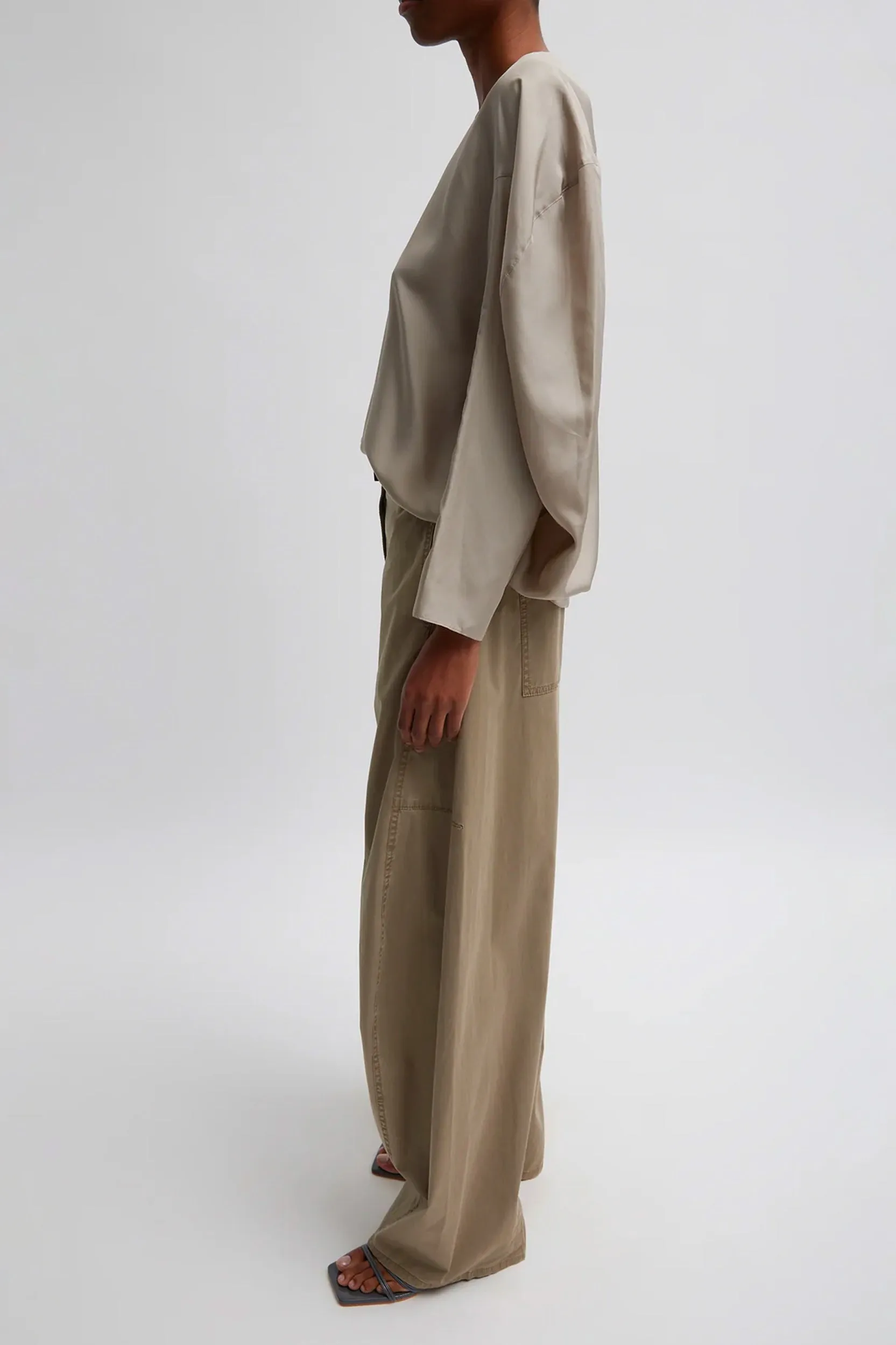 Garment Dyed Silky Cotton Sid Chino Pant in Acorn - Regular