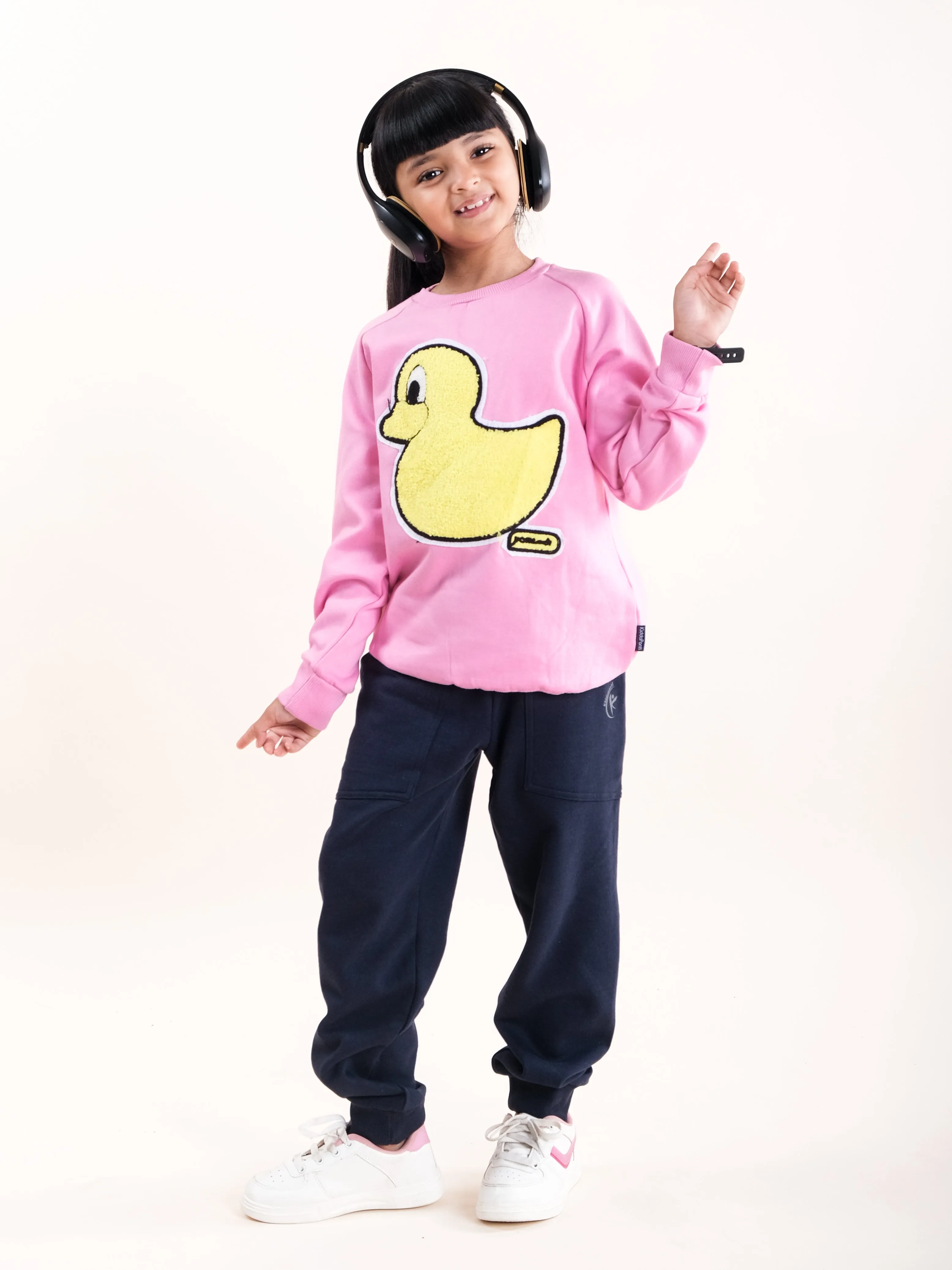 Girls Fleece Full Sleeve Round Neck Sweatshirt With Applique & Solid Track Pant Set