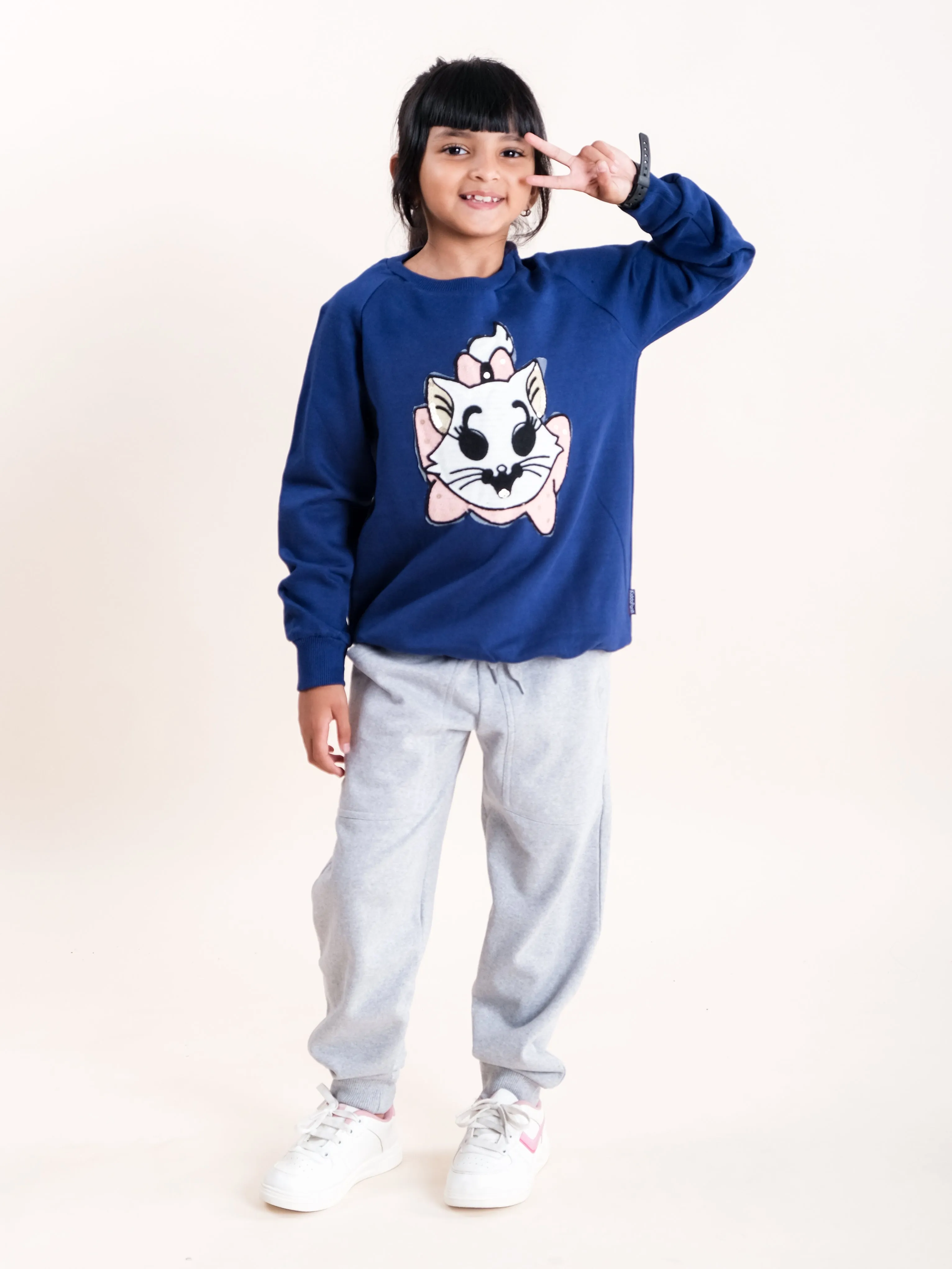 Girls Fleece Full Sleeve Round Neck Sweatshirt With Applique & Solid Track Pant Set
