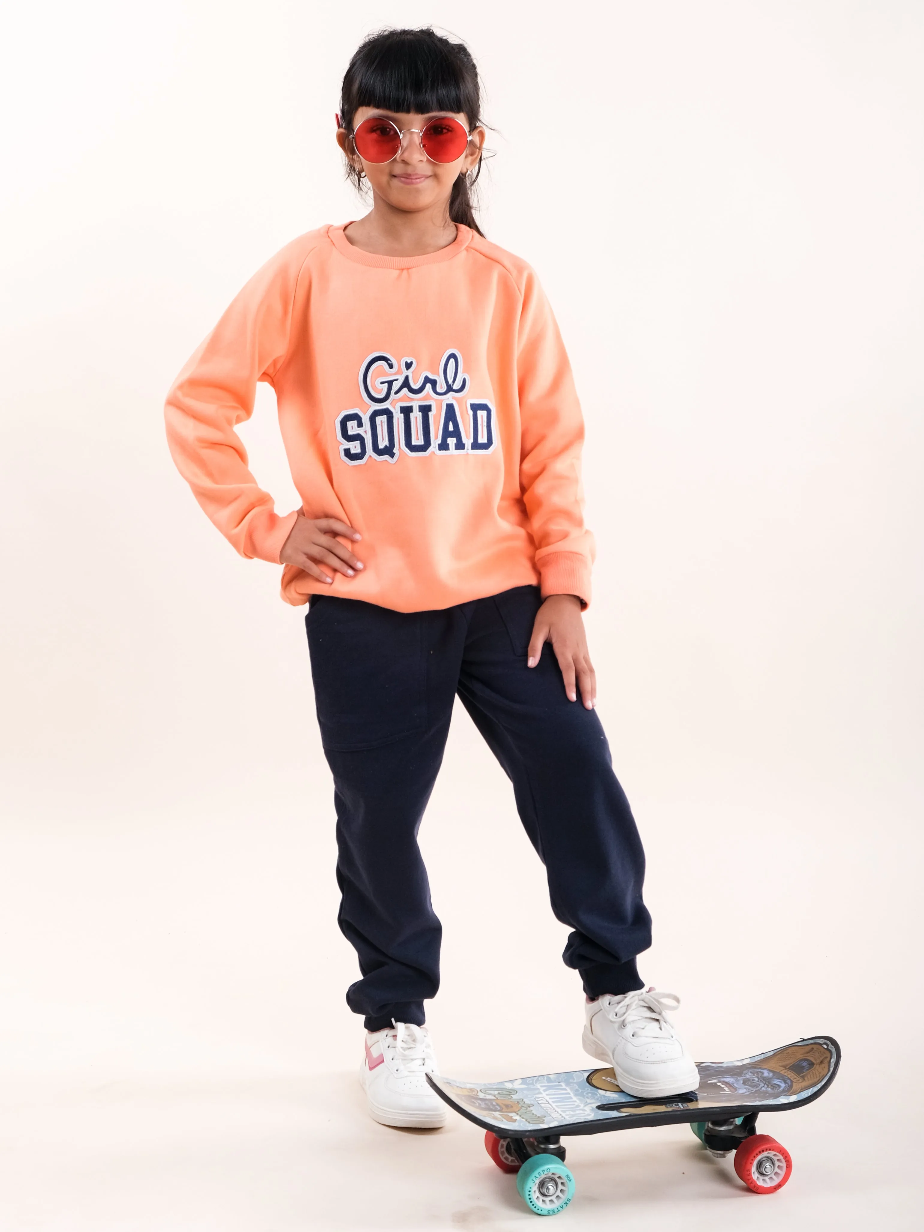 Girls Fleece Full Sleeve Round Neck Sweatshirt With Applique & Solid Track Pant Set