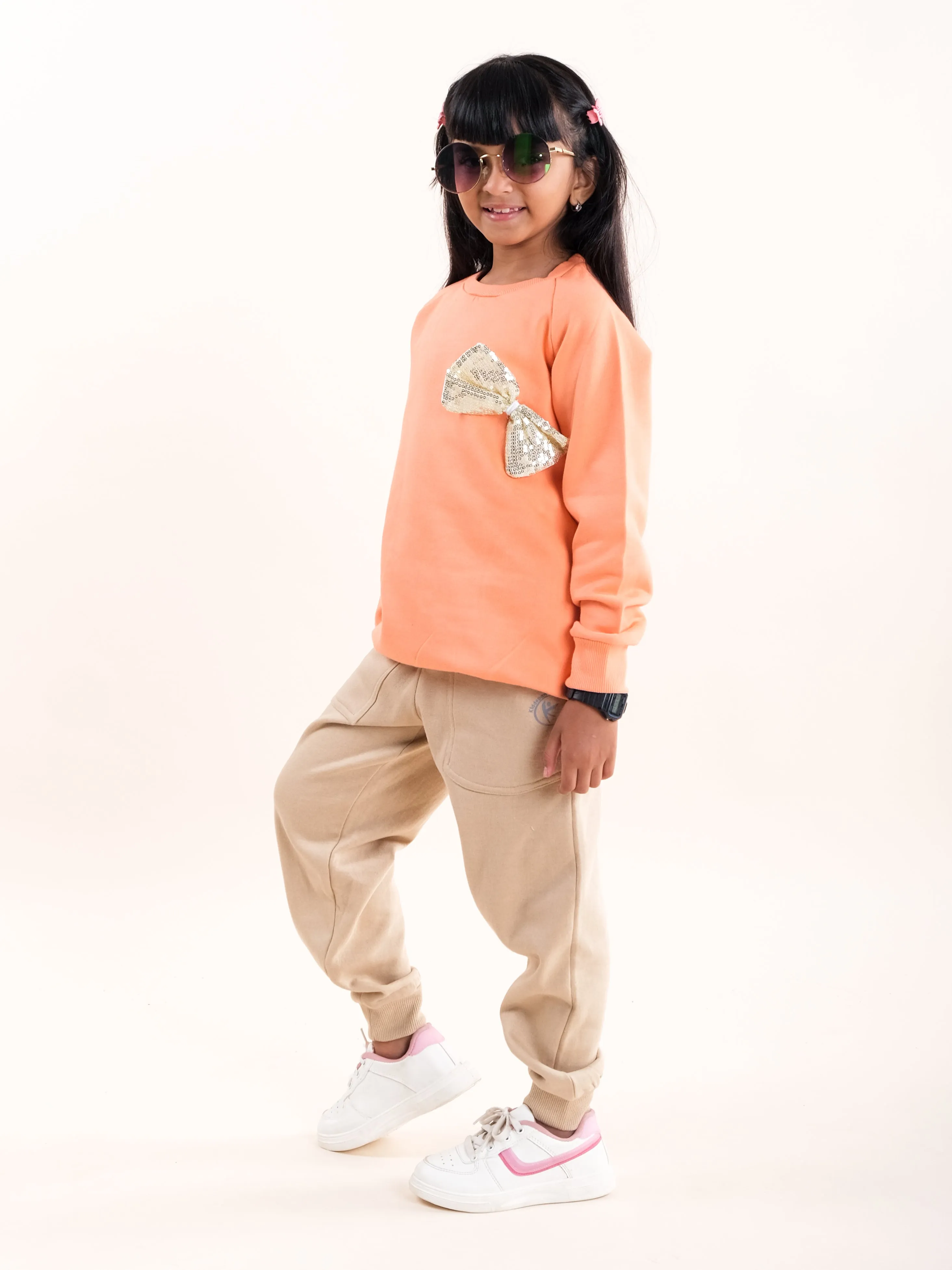 Girls Fleece Full Sleeve Round Neck Sweatshirt With Applique & Solid Track Pant Set