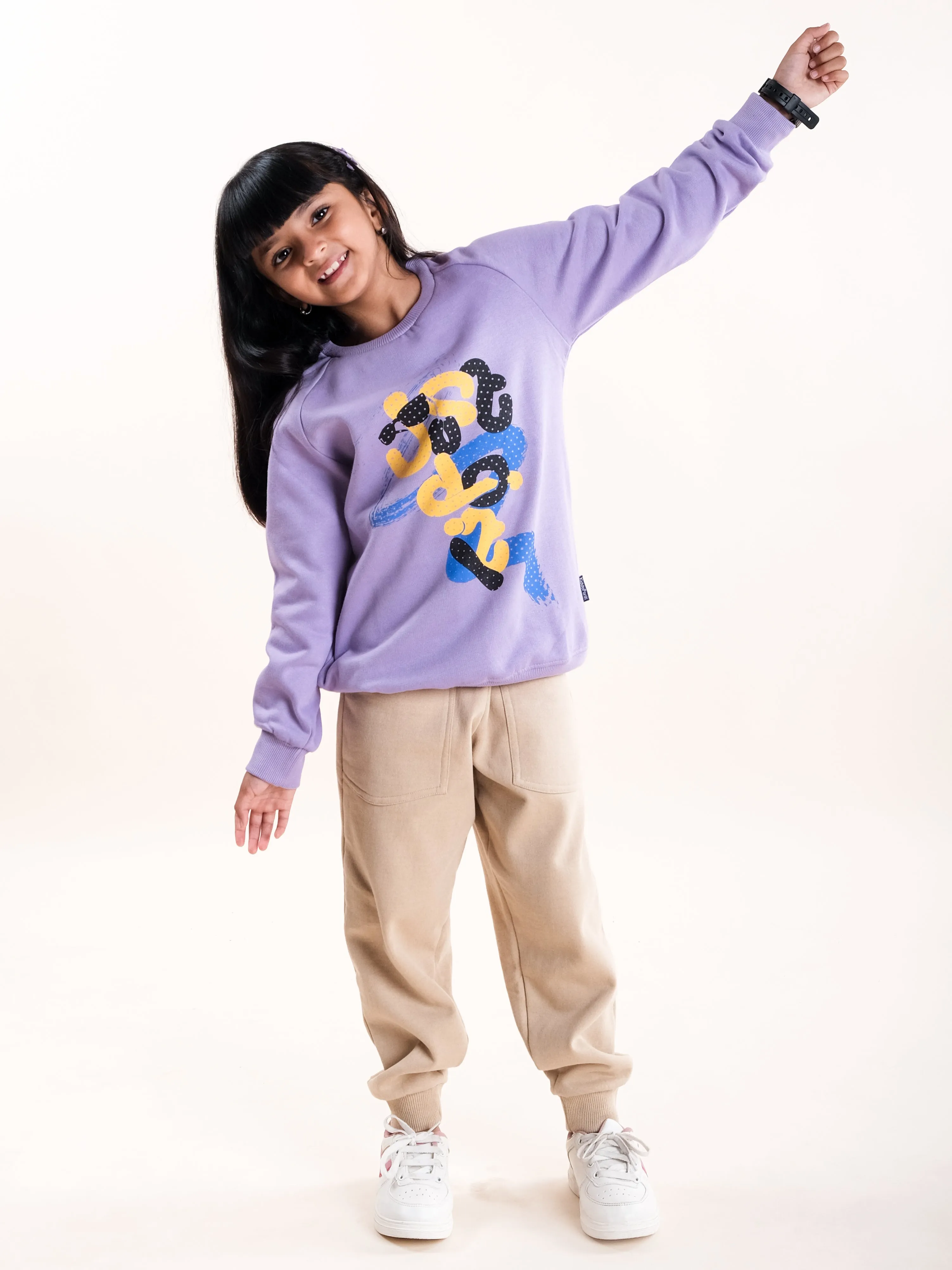 Girls Fleece Full Sleeve Round Neck Sweatshirt With Applique & Solid Track Pant Set