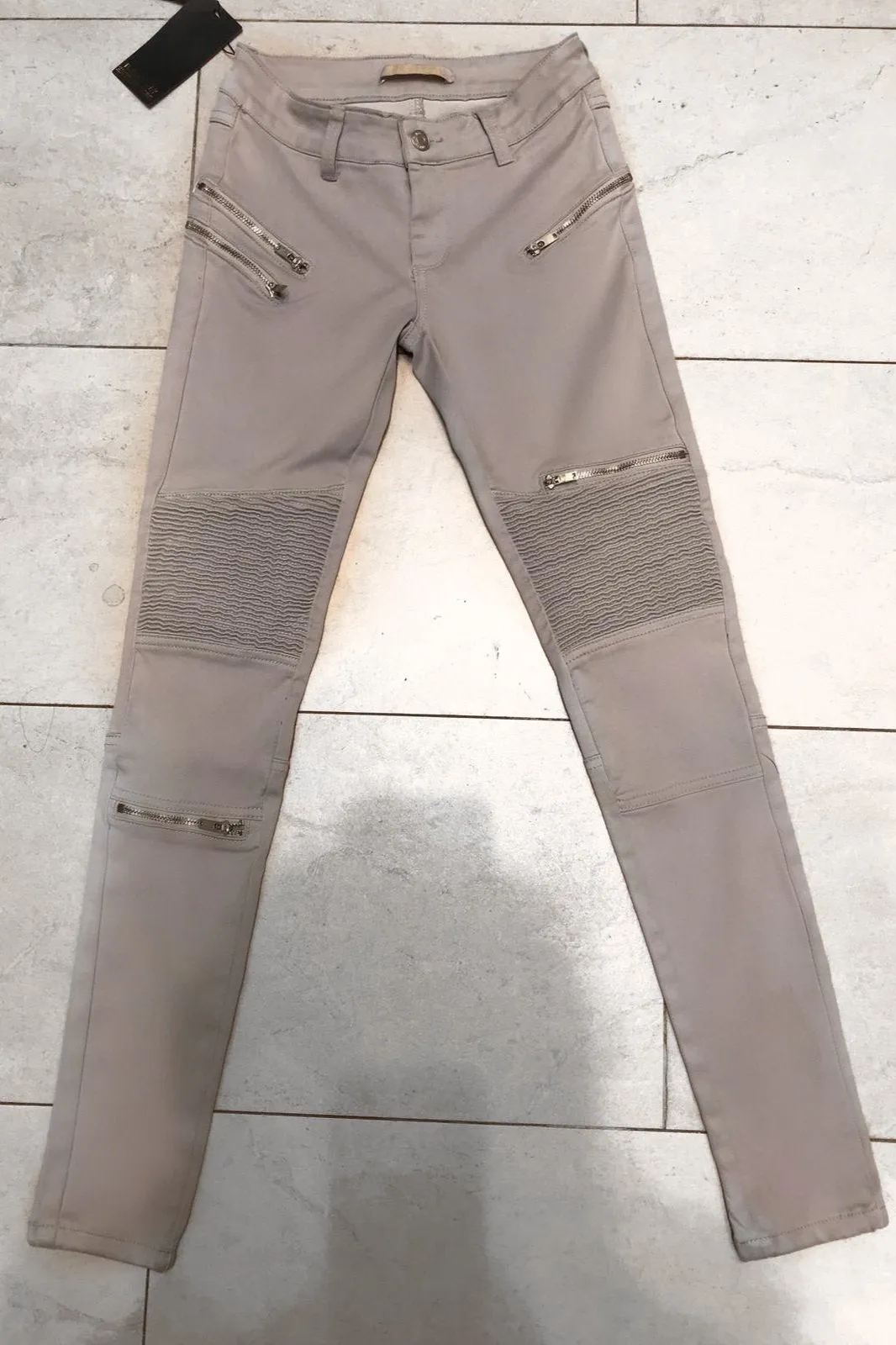 GREY BIKER DETAILS SKINNY JEANS